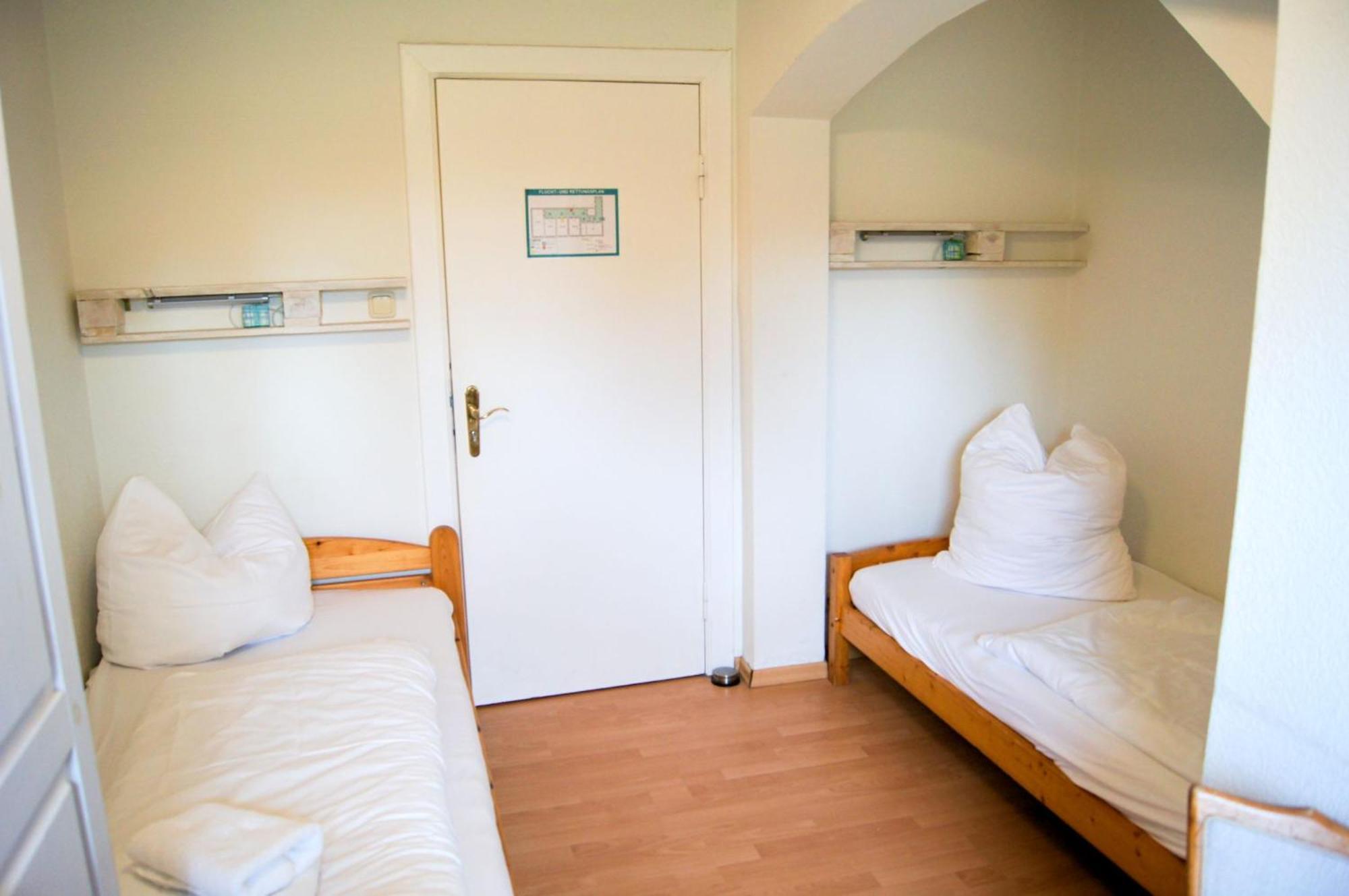 โนบิส ครุก Hotel Gross Sarau ภายนอก รูปภาพ
