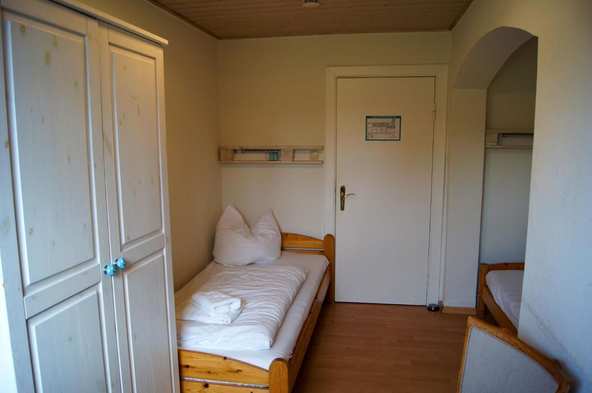 โนบิส ครุก Hotel Gross Sarau ภายนอก รูปภาพ