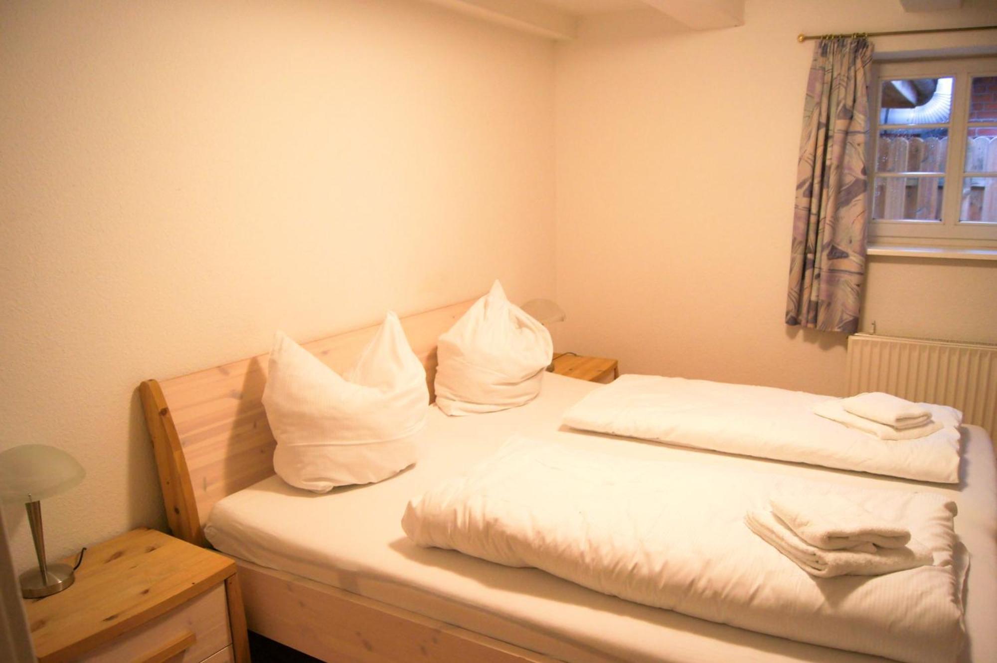 โนบิส ครุก Hotel Gross Sarau ภายนอก รูปภาพ