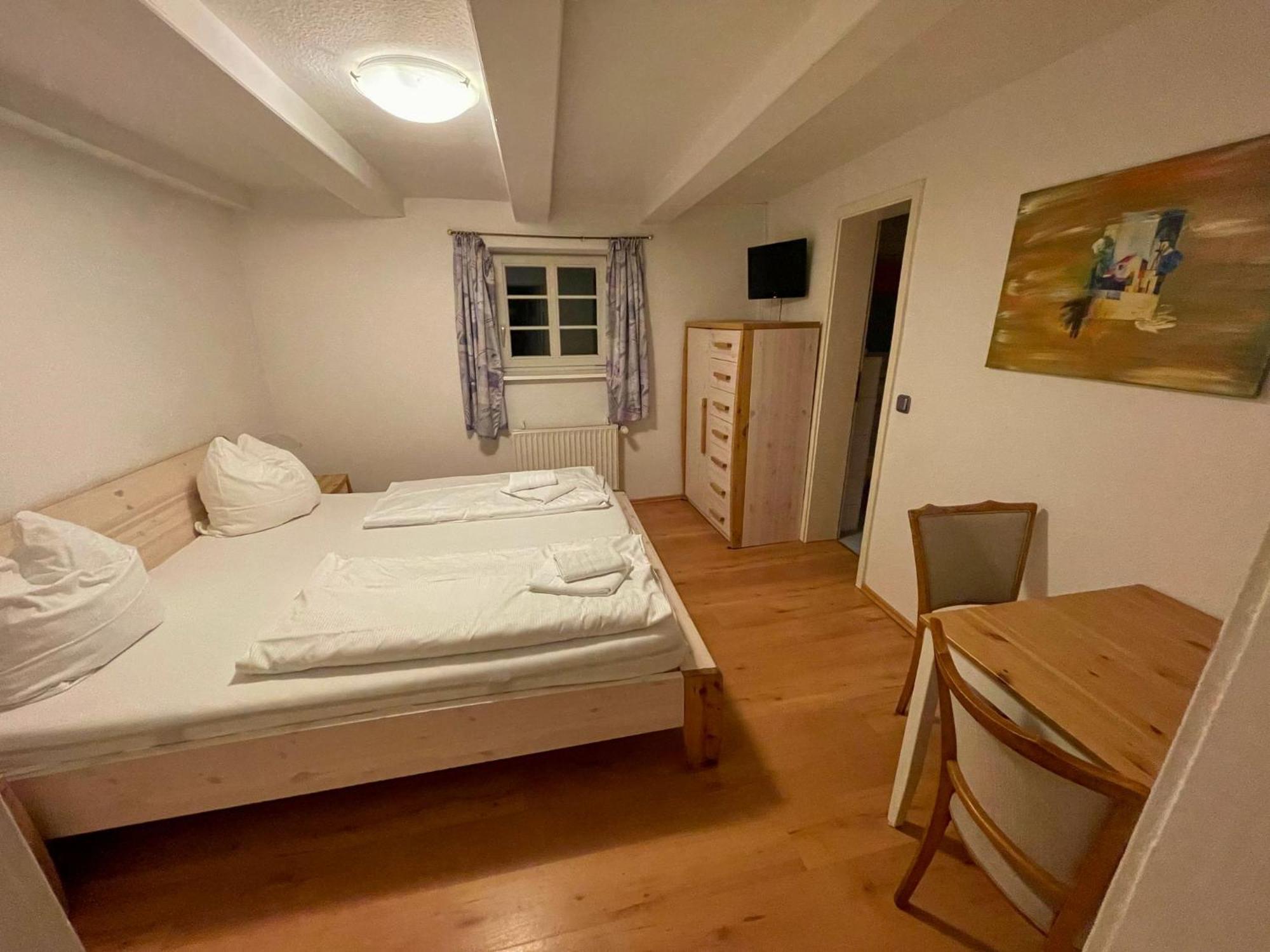 โนบิส ครุก Hotel Gross Sarau ภายนอก รูปภาพ