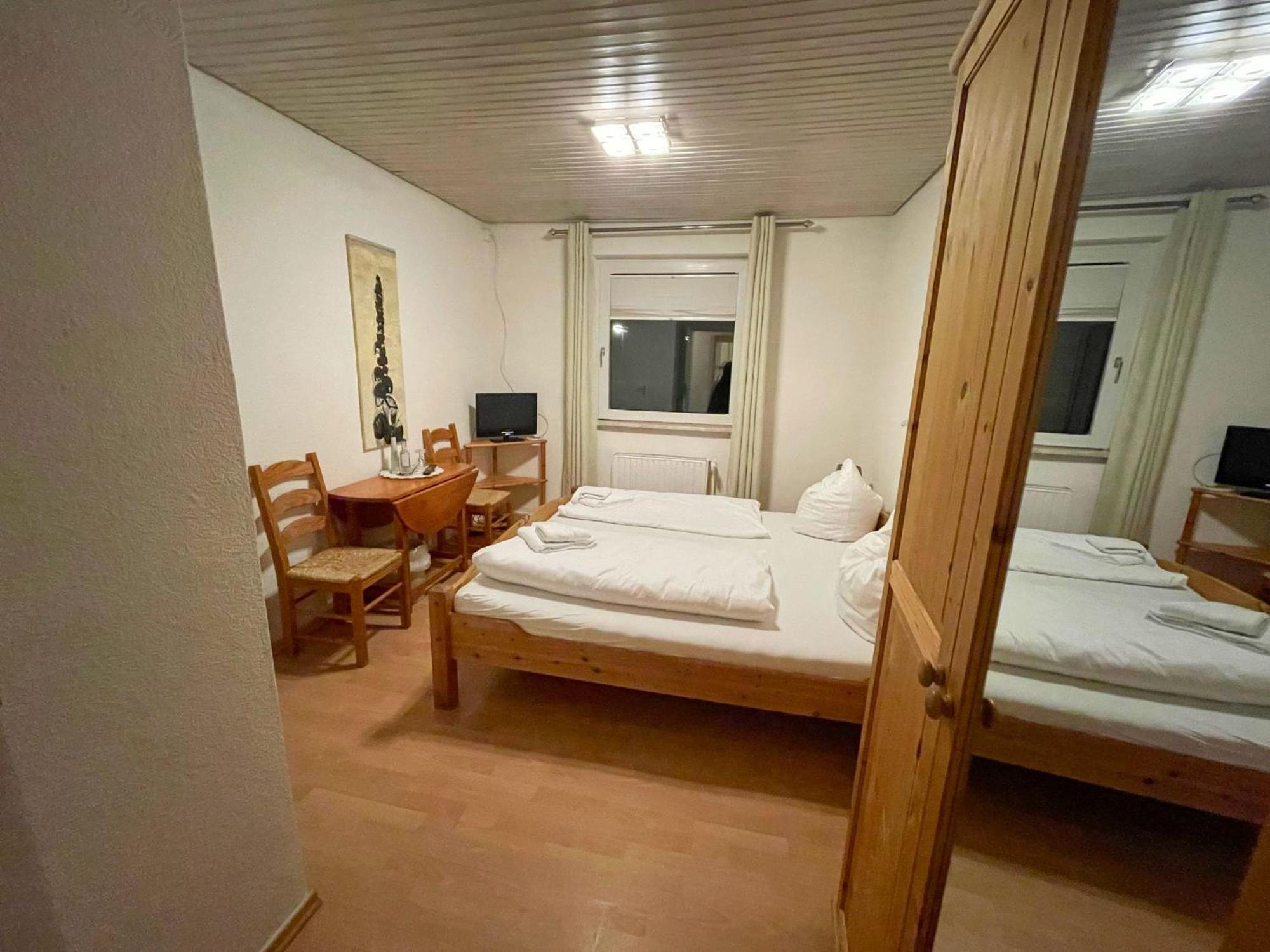 โนบิส ครุก Hotel Gross Sarau ภายนอก รูปภาพ