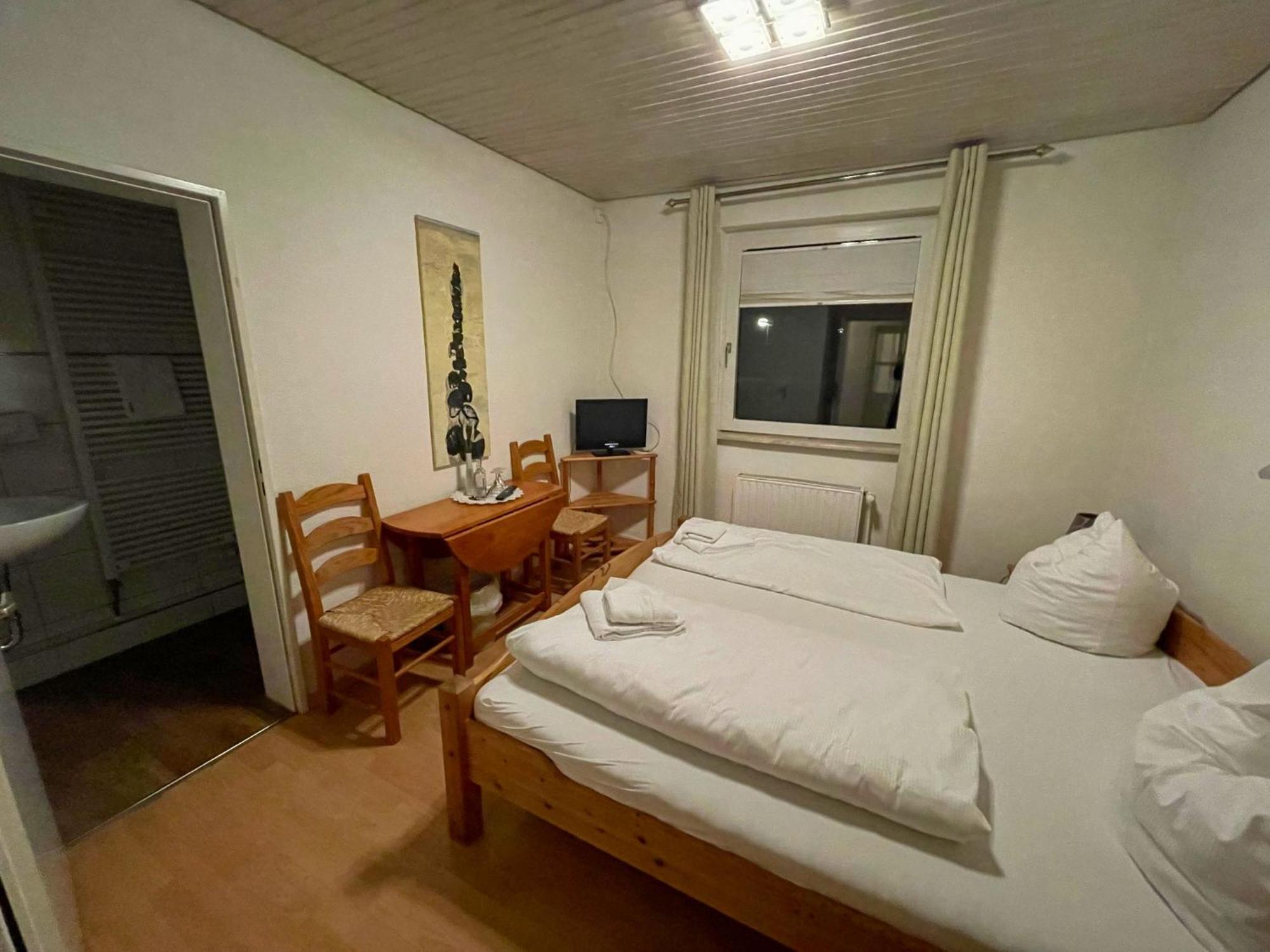 โนบิส ครุก Hotel Gross Sarau ภายนอก รูปภาพ
